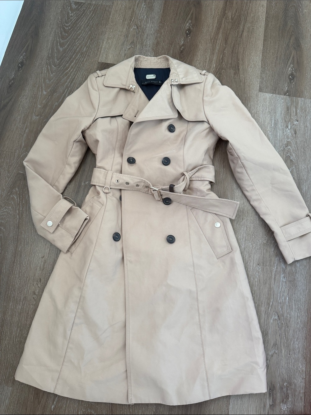 Classic Women's Trench Coat - Beige